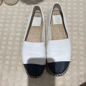 Tory Burch Womans flats in white leather